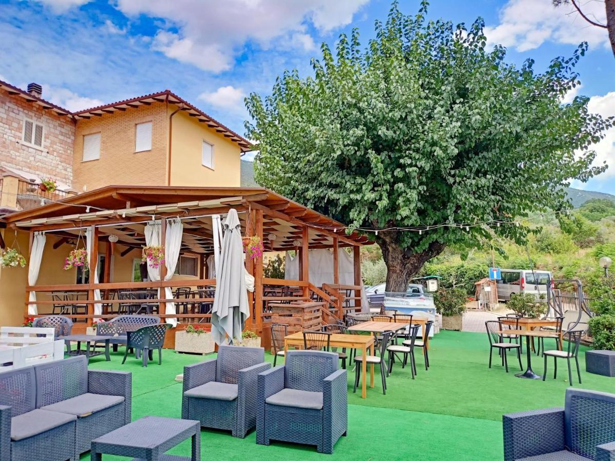 Viole Country Hotel Assisi Exterior photo
