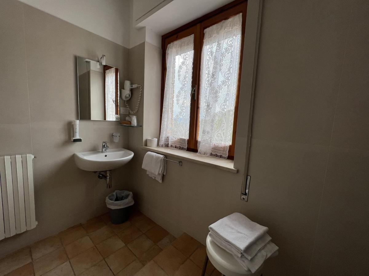 Viole Country Hotel Assisi Exterior photo